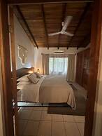 Curiol Boutique Hotel & Lounge