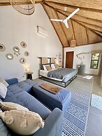 Curiol Boutique Hotel & Lounge