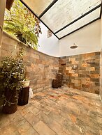 Curiol Boutique Hotel & Lounge