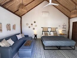 Curiol Boutique Hotel & Lounge