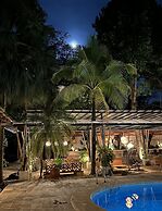 Curiol Boutique Hotel & Lounge