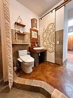 Curiol Boutique Hotel & Lounge