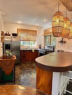 Curiol Boutique Hotel & Lounge