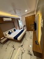 Hotel Aura Grande - Indore