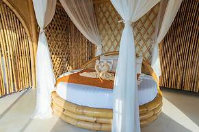 Camanta Penida - Adult Only