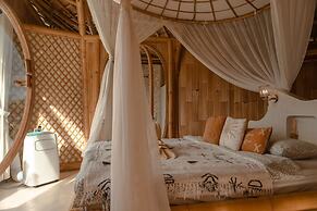 Camanta Penida - Adult Only