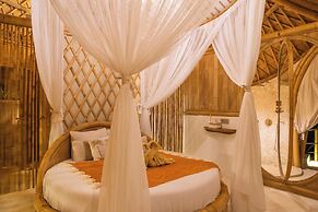 Camanta Penida - Adult Only