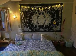 Zevibes Cafe & Homestay