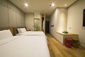 EPOCHE HOTEL