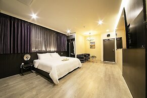 EPOCHE HOTEL