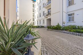 Apartment With Bath in Warsaw by Renters