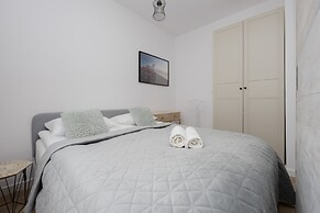 Apartment With Bath in Warsaw by Renters