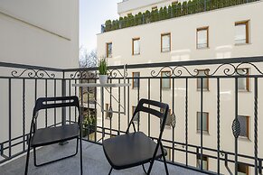 Apartment With Bath in Warsaw by Renters