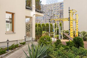 Apartment With Bath in Warsaw by Renters
