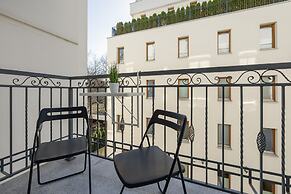 Apartment With Bath in Warsaw by Renters