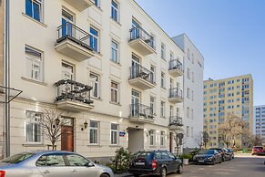 Apartment With Bath in Warsaw by Renters