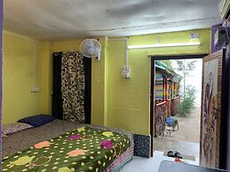 Holud Pakhi