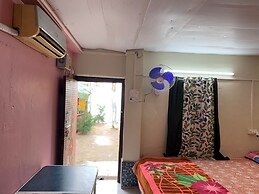 Holud Pakhi