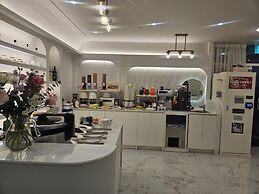 Daegu Dongseongro Star B&B Business Hotel