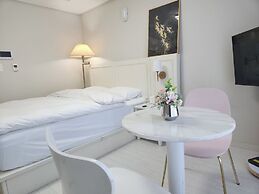 Daegu Dongseongro Star B&B Business Hotel