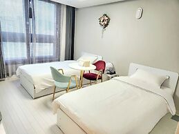 Daegu Dongseongro Star B&B Business Hotel