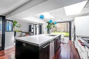 Grandeur Islington Home