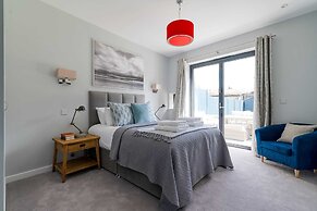 Grandeur Islington Home