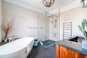 Grandeur Islington Home