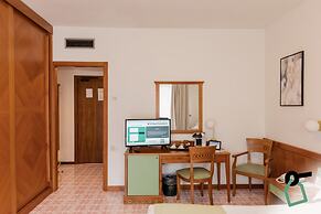 HOTIDAY Room Collection - Sorrento