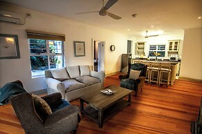 Red Coconut Self Catering