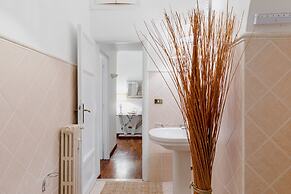 Charme Pettinari 11 people