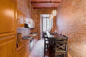 Charme Pettinari 11 people