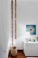 Charme Pettinari 11 people