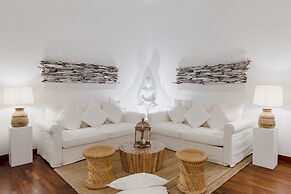 Charme Pettinari 11 people