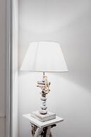 Charme Pettinari 11 people