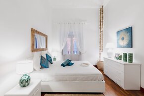 Charme Pettinari 11 people