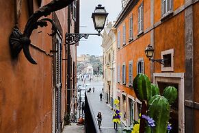 Charme Pettinari 11 people