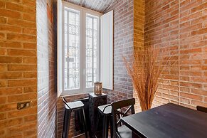 Charme Pettinari 11 people