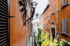 Charme Pettinari 11 people