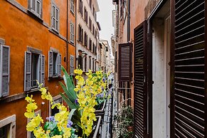 Charme Pettinari 11 people