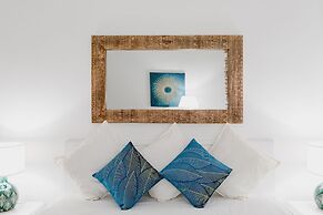 Charme Pettinari 11 people