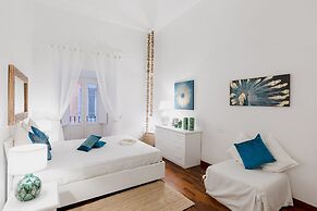 Charme Pettinari 11 people