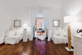 Charme Pettinari 11 people