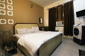 Narayani Guest House By GRB