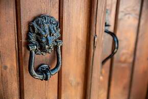 Village Little House at Roustika