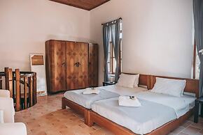 Melody House in Roustika