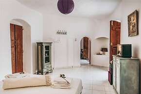 Melody House in Roustika