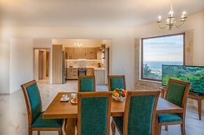 Maroulas Natura Palace