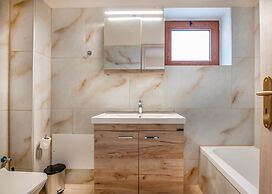 Maroulas Natura Palace