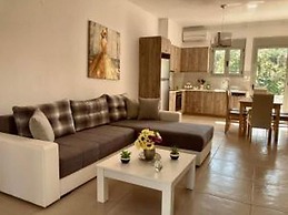 Urania Luxury Suite With Pool View -loutra Resort